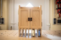 Schärfmittelschrank_01.jpg Schärfmittelschrank_01.jpg