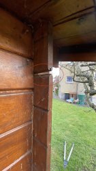 009 außen linke ecke lockere teile.jpeg