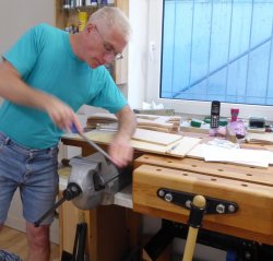 Metallarbeiten.jpg Metallarbeiten.jpg