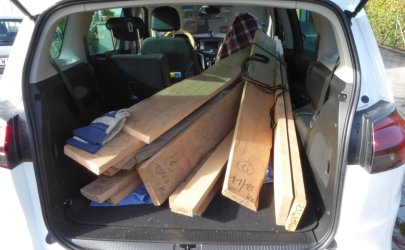 1_Holz im Kofferraum.jpg