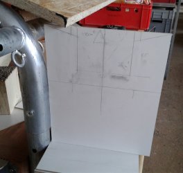 Leimbinder_aus_Kreuzhölzern_mit ausgeklingter_eckiger_Dachrinne.jpg