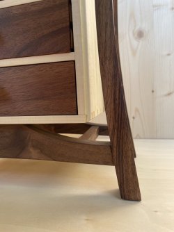 Schmuckschrank 4 unten.jpg