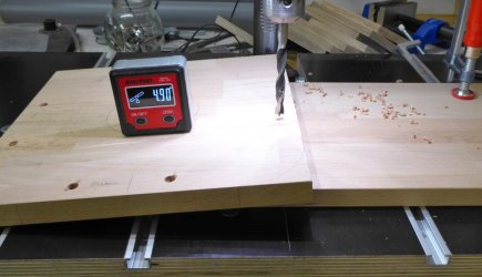 4_Löcher_Deckel bohren.jpg