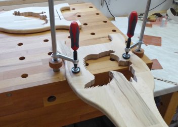 30_aufgesspannt schleifen.jpg