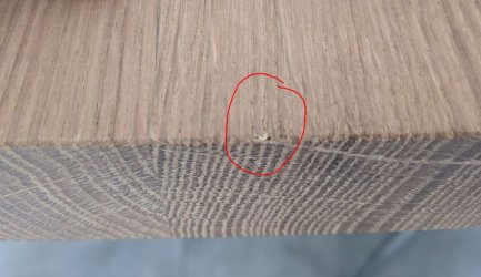 Tischplatte defekt ausgebessert.JPG Tischplatte defekt ausgebessert.JPG