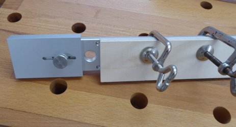 16_Anschlag eine Schraube.jpg 16_Anschlag eine Schraube.jpg