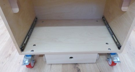 49_Schrank innen.jpg 49_Schrank innen.jpg