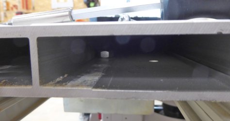 05_Mutter im Schiebetisch.jpg