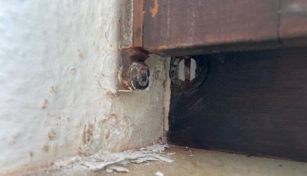 fenster-siegenia-ecklager-gebrochen_v2.jpg