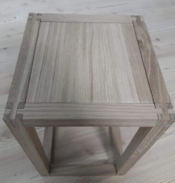 Eiche Hocker Bild 2.PNG