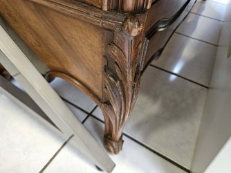 Nussbaum_Schrank_Detail_05.jpg