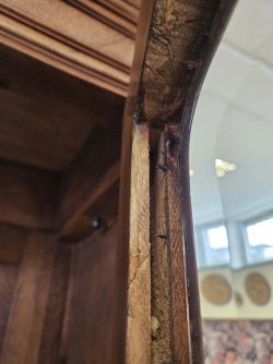 Nussbaum_Schrank_Schlitz_Zapfen_01.jpg