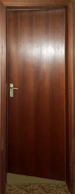Zimmertüre.jpg Zimmertüre.jpg