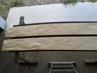 Verkaufe mehrere Bund Riegel-Ahornfurniere.