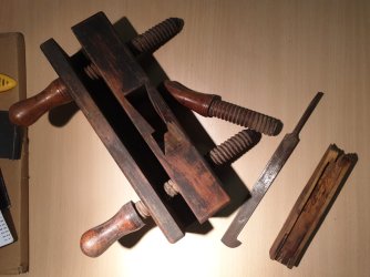 Alter Nuthobel, Hobeleisen