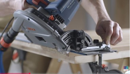 Halten der Säge.jpg