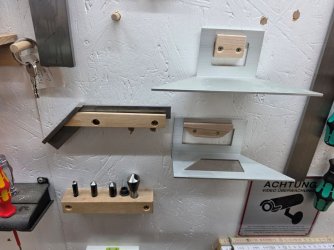 Halter Winkel k.jpg Halter Winkel k.jpg