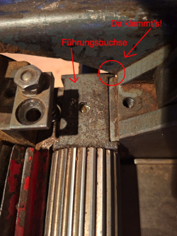 Einzugswelle Schwinghebel.png