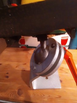 Schnitzvorrichtung für Platten und Figuren