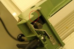 Parallelanschlag Unterseite.jpg Parallelanschlag Unterseite.jpg