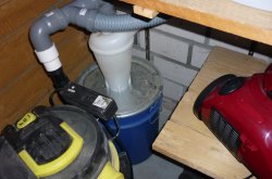 7  Zyklon mit Anschlüssen.JPG