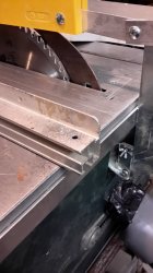 Klemmung Parallelanschlag.jpg