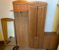 Garderobe2.jpg Garderobe2.jpg