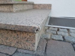 kaputte_Ecke.jpeg kaputte_Ecke.jpeg