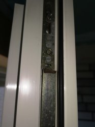 2 verschlossen springt raus.jpg