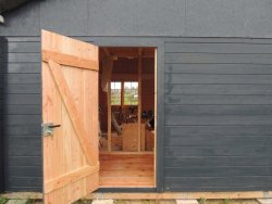 holztuer-selber-bauen-fertige-tuer-geoeffnet-1100x825.jpg holztuer-selber-bauen-fertige-tuer-geoeffnet-1100x825.jpg