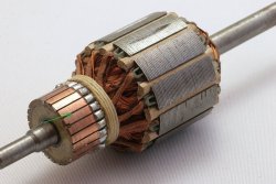 1280px-Kommutator_universalmotor_stab.jpg